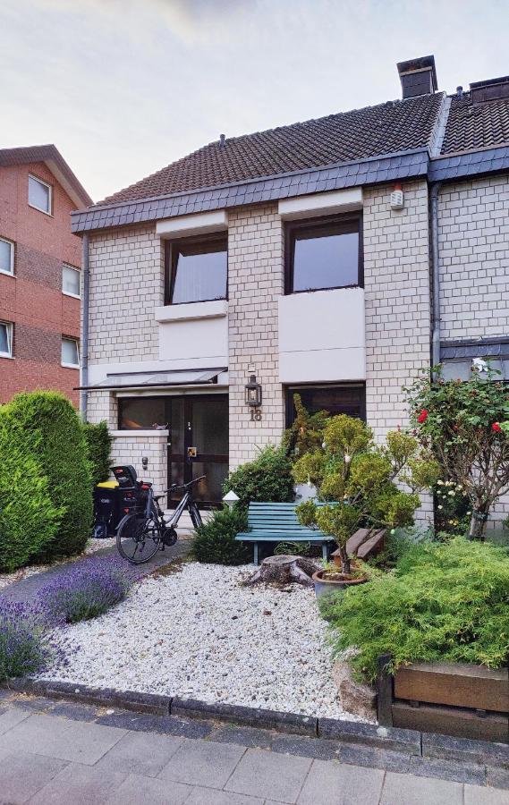 Spacious & Comfortable Guestrooms W Private Bathrooms Near Koelnmesse & Lanxess Arena, Free Parking, Highspeed Wifi ภายนอก รูปภาพ