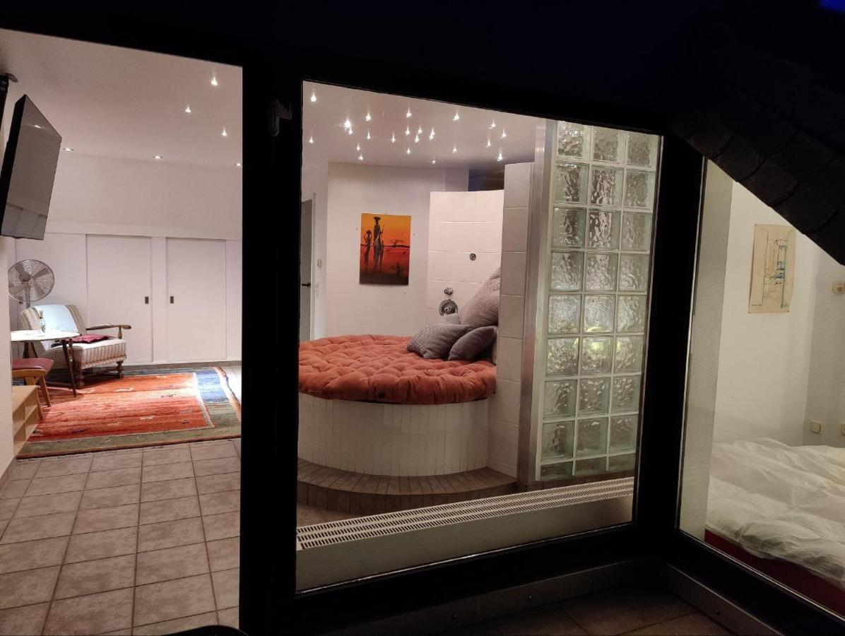 Spacious & Comfortable Guestrooms W Private Bathrooms Near Koelnmesse & Lanxess Arena, Free Parking, Highspeed Wifi ภายนอก รูปภาพ